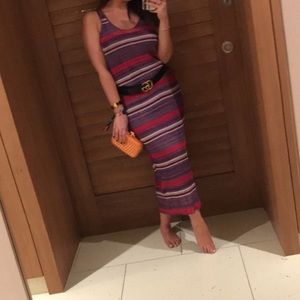 ZARA KNIT DRESS SIZE M. WORN ONCE. Minor stiching/strings. Not bad. You can cut